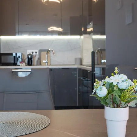 Apartment Sea Silk