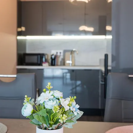 Apartment Sea Silk